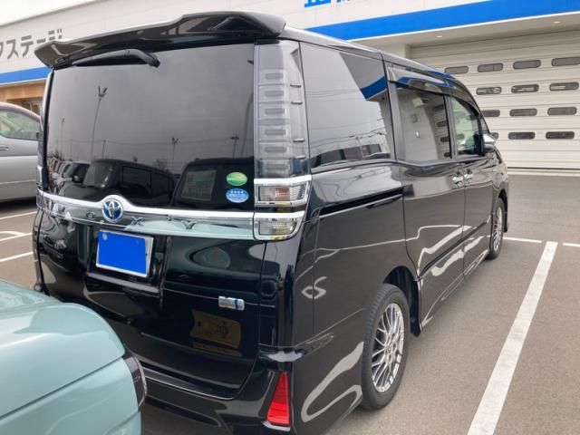 TOYOTA VOXY HYBRID 2018 Image 31
