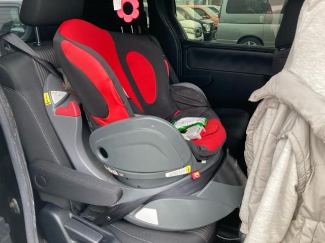 TOYOTA VOXY HYBRID 2018 Image 31