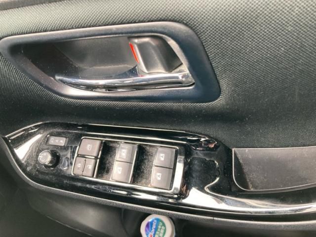 TOYOTA VOXY HYBRID 2018 Image 31