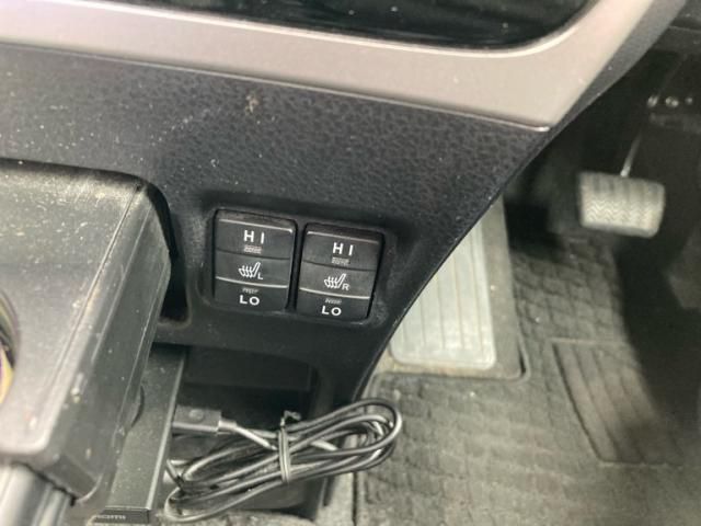 TOYOTA VOXY HYBRID 2018 Image 31