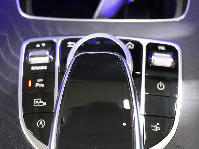 MERCEDES BENZ E CLAS 2018 Image 31