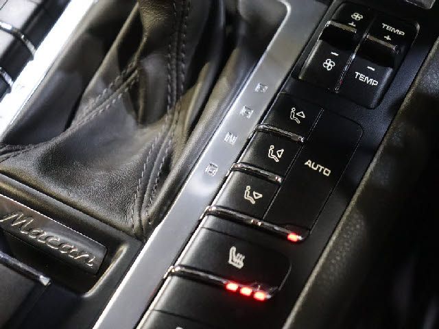 PORSCHE MACAN 2016 Image 31