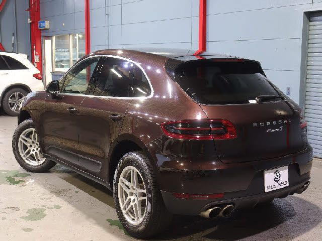 PORSCHE MACAN 2016 Image 31