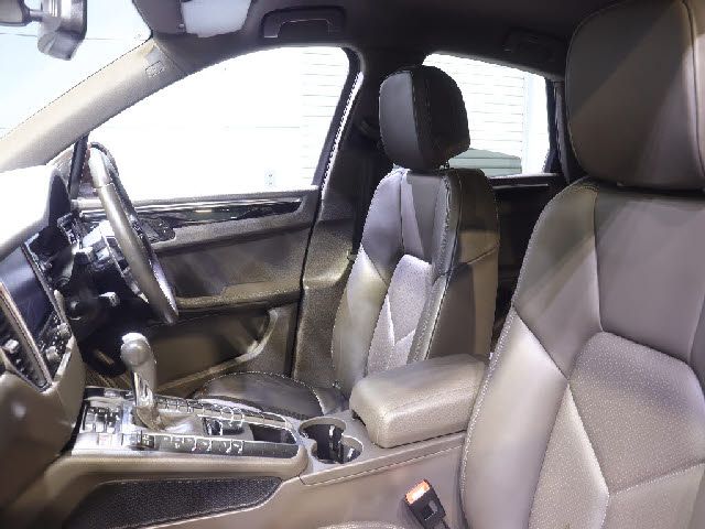 PORSCHE MACAN 2016 Image 31
