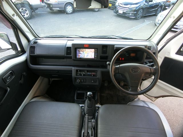 DAIHATSU HIJET TRUCK 4WD 2017 Image 31