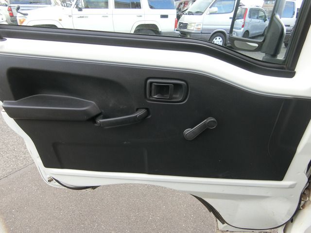 DAIHATSU HIJET TRUCK 4WD 2017 Image 31