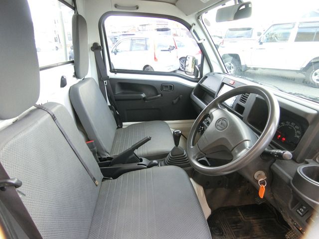 DAIHATSU HIJET TRUCK 4WD 2017 Image 31