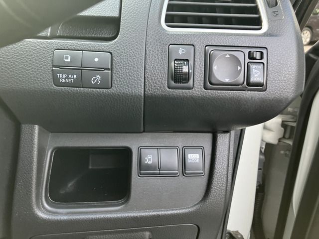 NISSAN SERENA  S-HYBRID 2013 Image 31