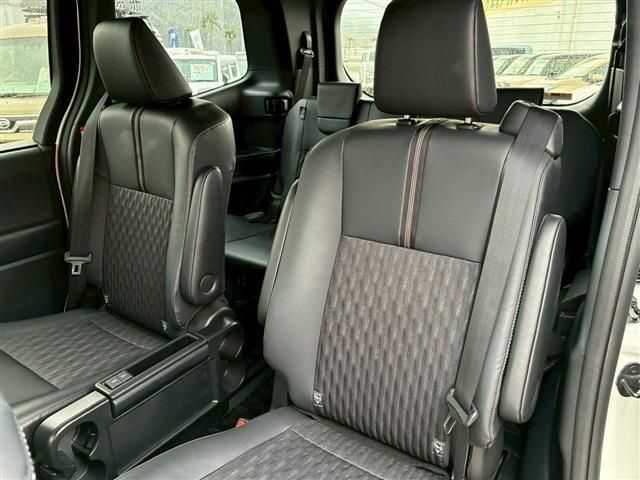 TOYOTA NOAH HYBRID 2023 Image 31