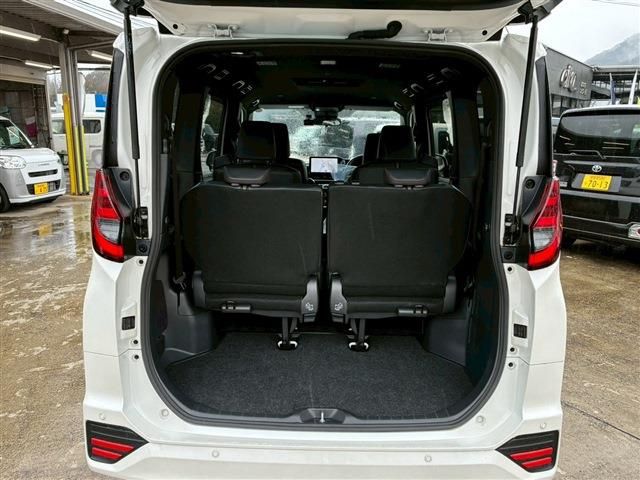 TOYOTA NOAH HYBRID 2023 Image 31