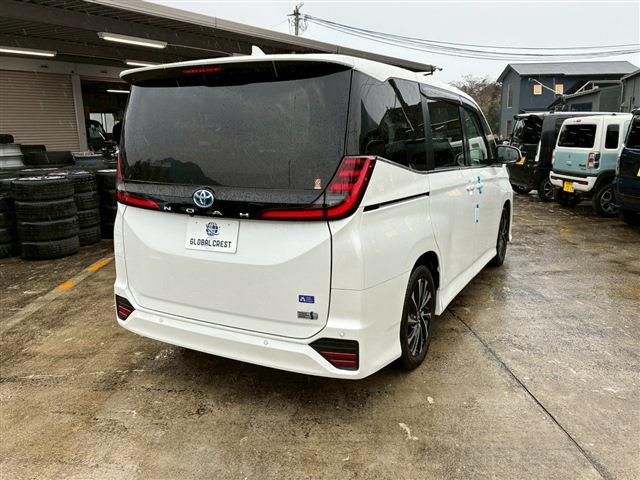 TOYOTA NOAH HYBRID 2023 Image 31