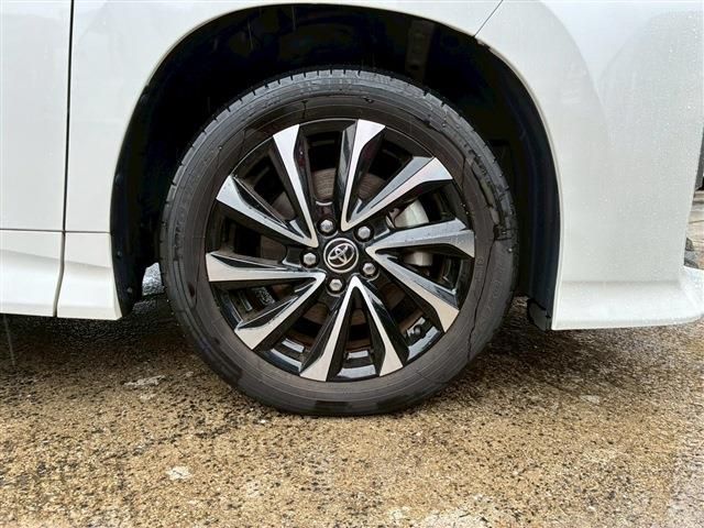 TOYOTA NOAH HYBRID 2023 Image 31