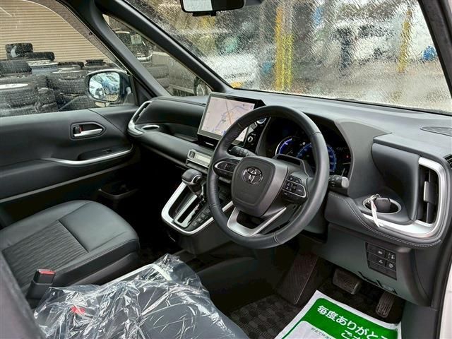 TOYOTA NOAH HYBRID 2023 Image 31