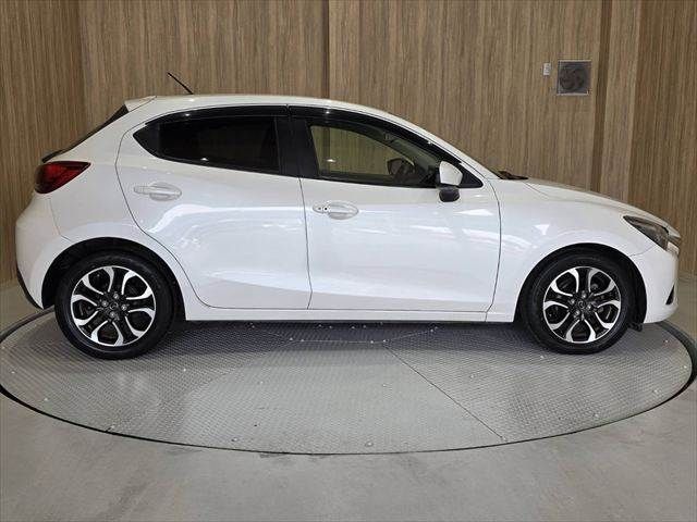 MAZDA DEMIO 2014 Image 31