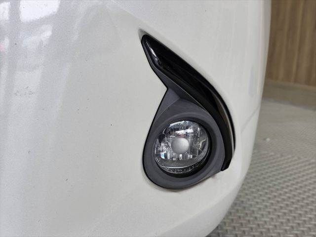 MAZDA DEMIO 2014 Image 31