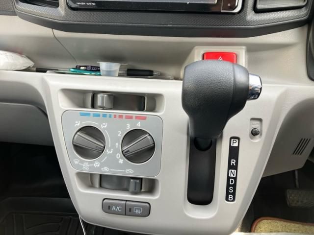 DAIHATSU MIRA E:S 2017 Image 31