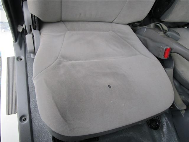 ISUZU  2012 Image 31