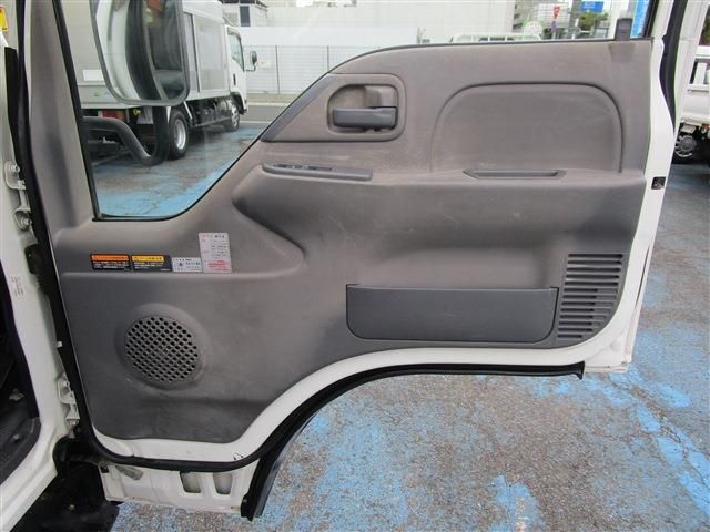 ISUZU  2012 Image 31