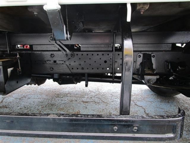 ISUZU  2012 Image 31