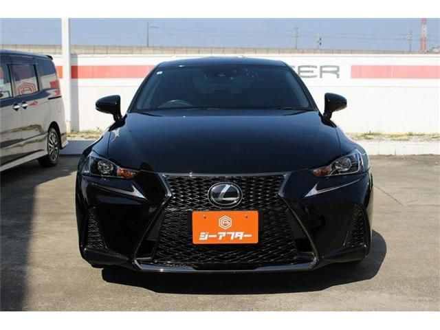 TOYOTA LEXUS IS200T 2017 Image 31