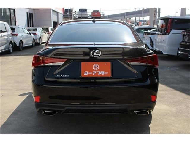 TOYOTA LEXUS IS200T 2017 Image 31