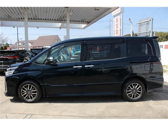 TOYOTA VOXY 2015 Image 31