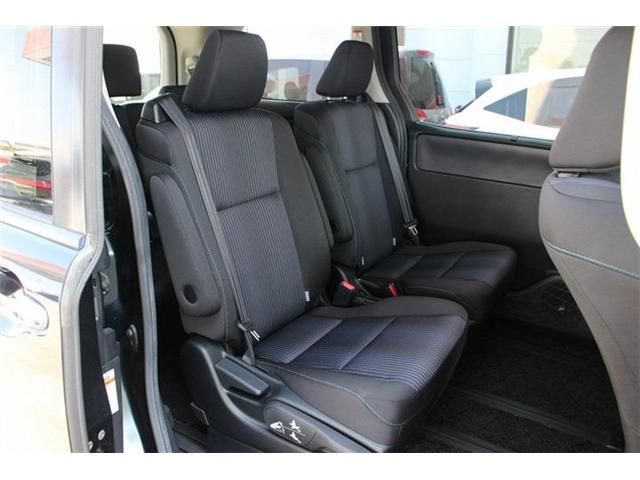 TOYOTA VOXY 2015 Image 31