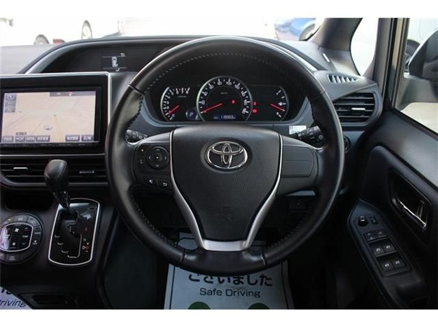 TOYOTA VOXY 2015 Image 31