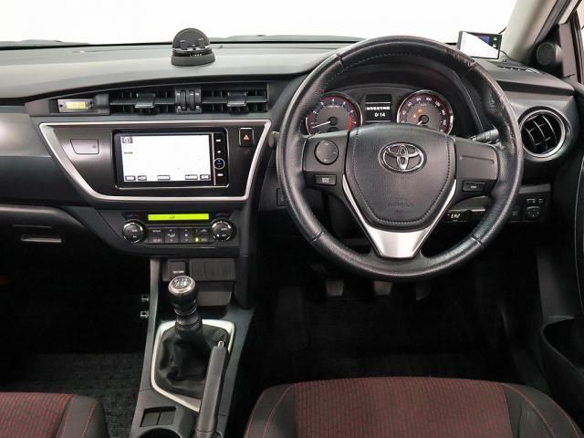 TOYOTA AURIS 2014 Image 31