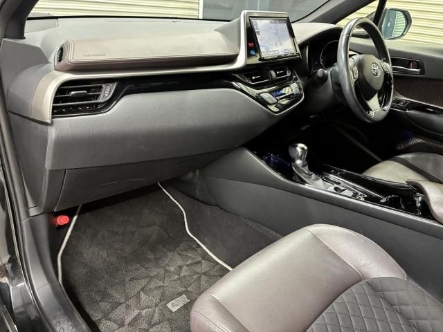 TOYOTA C-HR 2018 Image 31