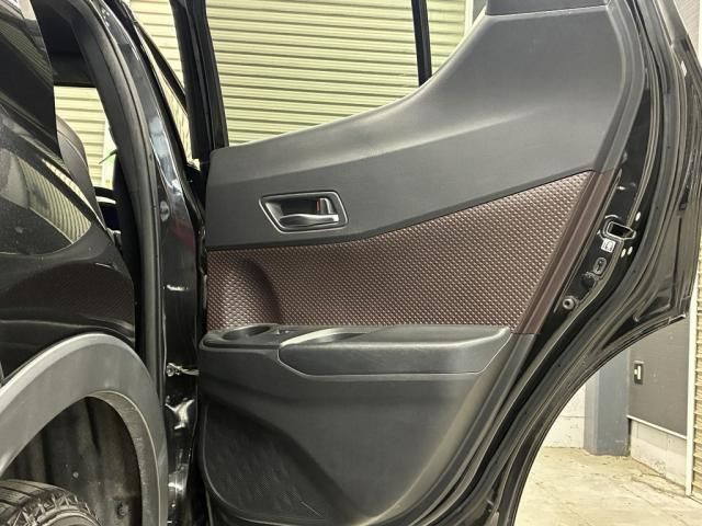 TOYOTA C-HR 2018 Image 31