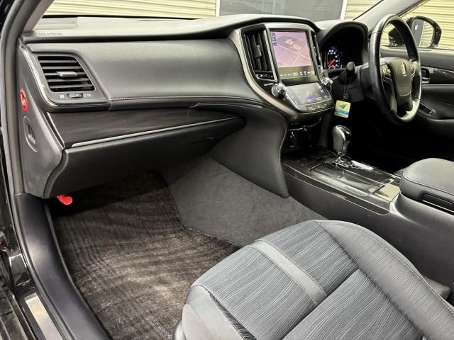 TOYOTA CROWN SEDAN HYBRID 2013 Image 31