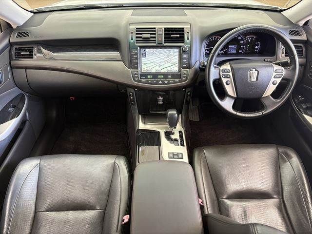 TOYOTA CROWN SEDAN 2010 Image 31