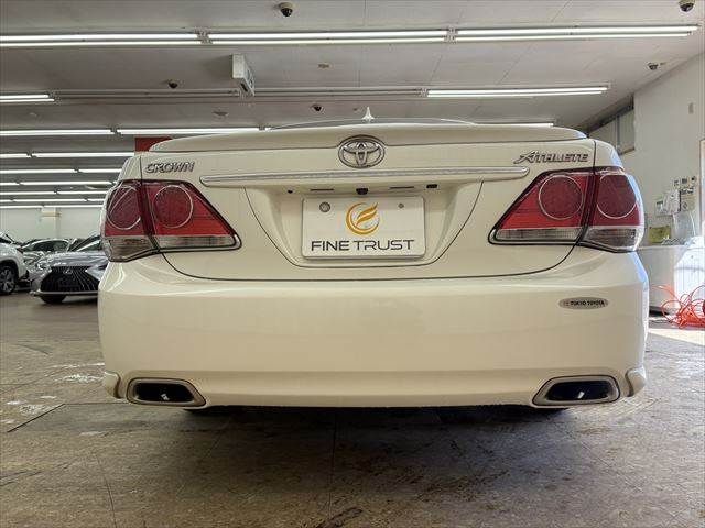 TOYOTA CROWN SEDAN 2010 Image 31