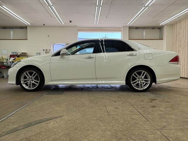 TOYOTA CROWN SEDAN 2010 Image 31