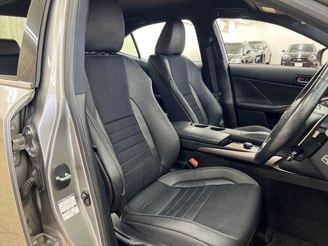 TOYOTA LEXUS IS300H 2013 Image 31