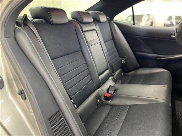 TOYOTA LEXUS IS300H 2013 Image 31