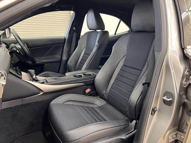 TOYOTA LEXUS IS300H 2013 Image 31