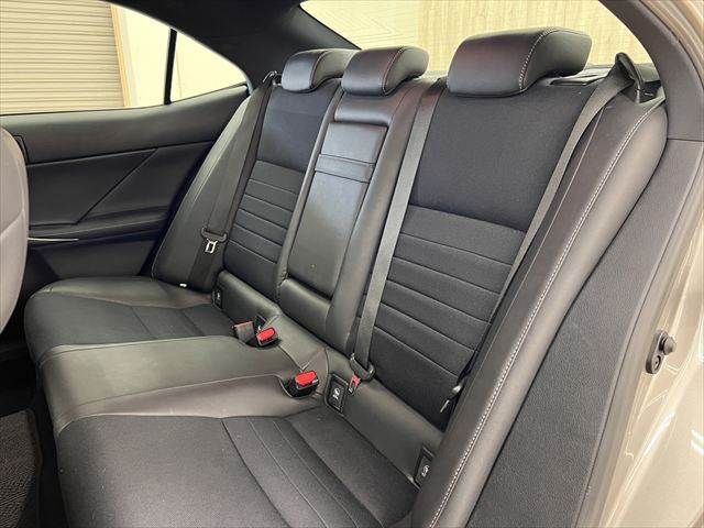 TOYOTA LEXUS IS300H 2013 Image 31