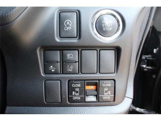 TOYOTA VOXY 2017 Image 31