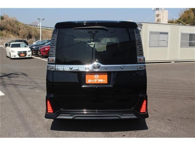 TOYOTA VOXY 2017 Image 31