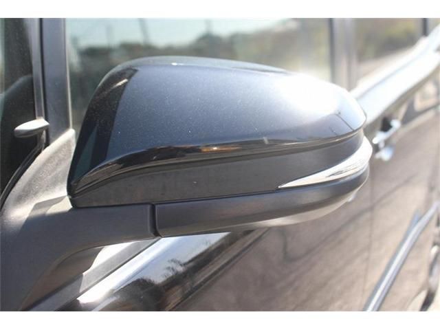 TOYOTA VOXY 2017 Image 31