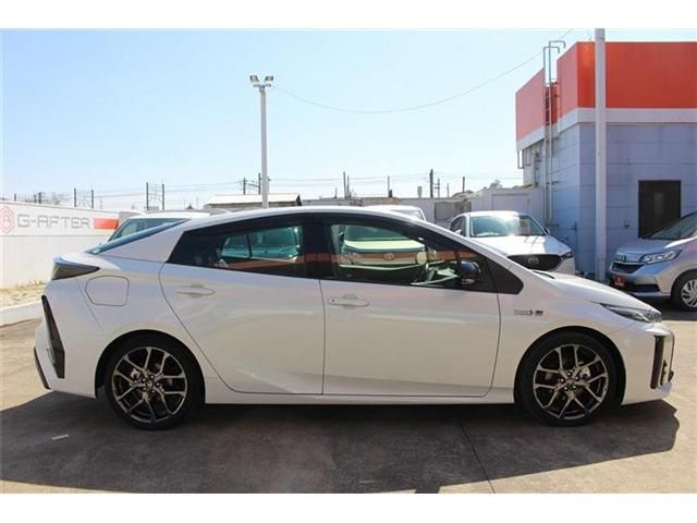 TOYOTA PRIUS PHV 2019 Image 31