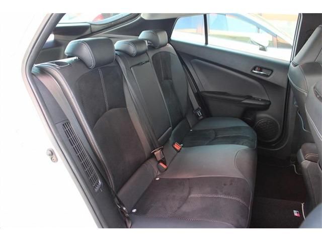 TOYOTA PRIUS PHV 2019 Image 31