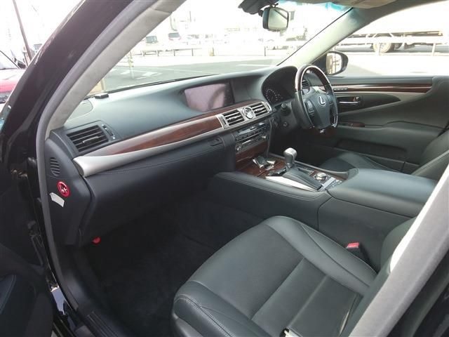 TOYOTA LEXUS LS460 2013 Image 31