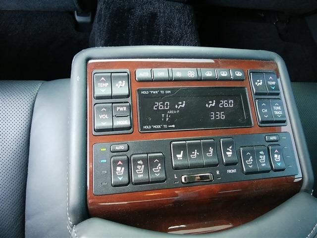 TOYOTA LEXUS LS460 2013 Image 31