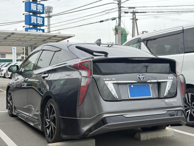TOYOTA PRIUS 2017 Image 31
