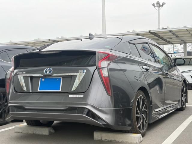 TOYOTA PRIUS 2017 Image 31