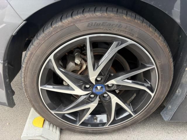 TOYOTA PRIUS 2017 Image 31