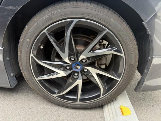 TOYOTA PRIUS 2017 Image 31